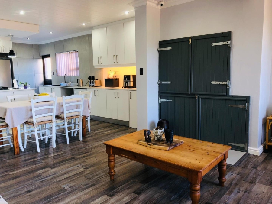 5 Bedroom Property for Sale in Franskraal Western Cape